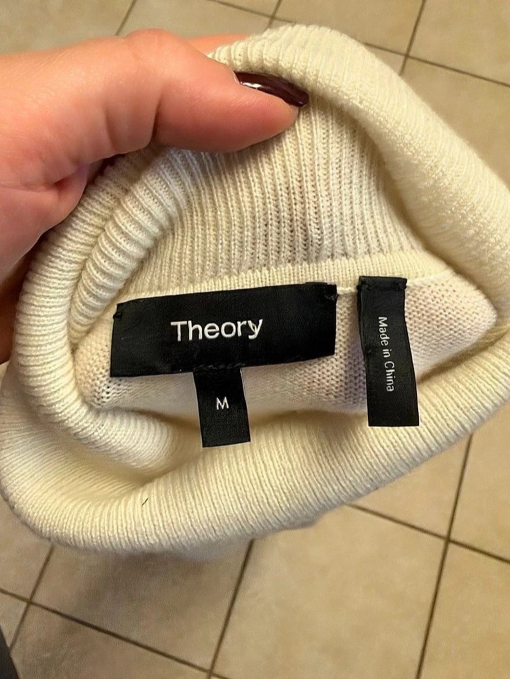 Theory 100% Cashmere Sweater Womens Size M Ivory Turtleneck Old Money Luxury - Picture 3 of 6